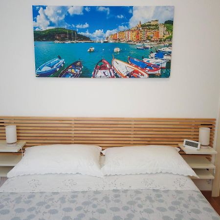 Magenta Centre Economy Appartement Genua Buitenkant foto