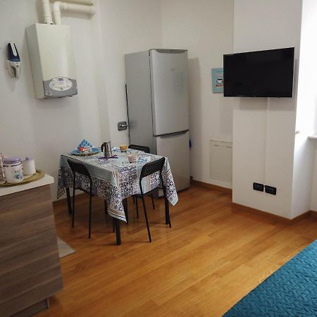 Magenta Centre Economy Appartement Genua Buitenkant foto