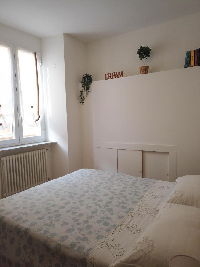 Magenta Centre Economy Appartement Genua Buitenkant foto