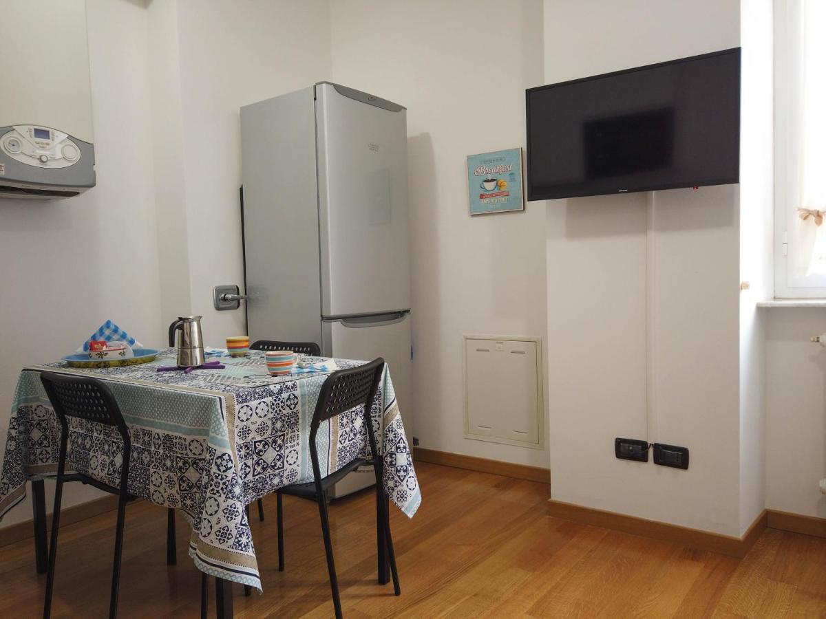 Magenta Centre Economy Appartement Genua Buitenkant foto