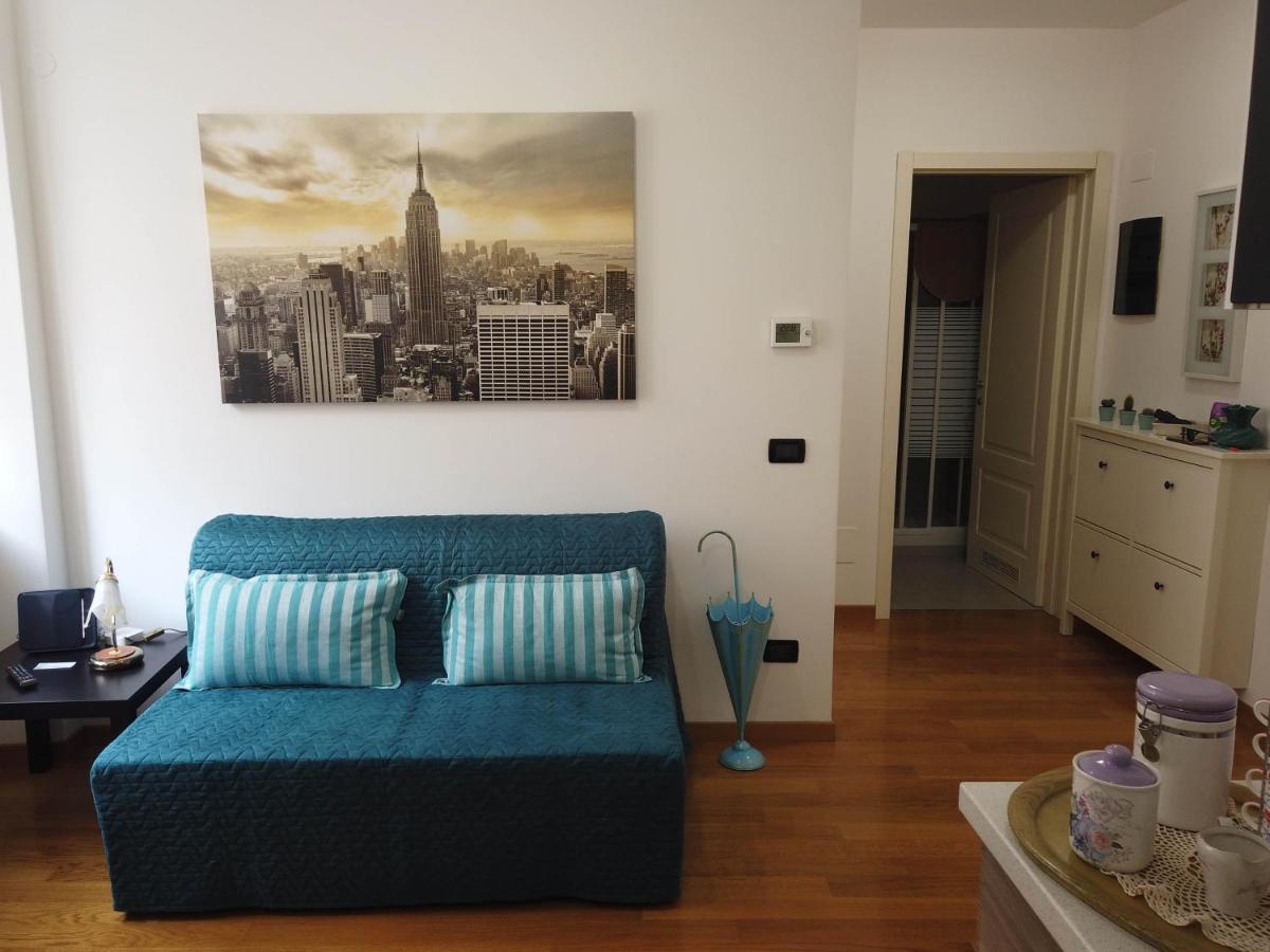 Magenta Centre Economy Appartement Genua Buitenkant foto