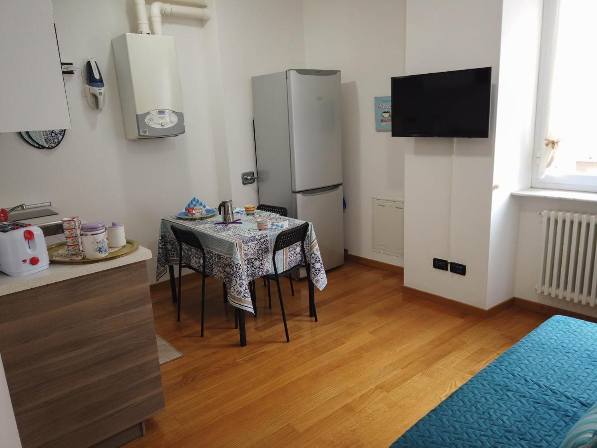 Magenta Centre Economy Appartement Genua Buitenkant foto
