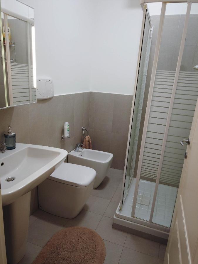Magenta Centre Economy Appartement Genua Buitenkant foto